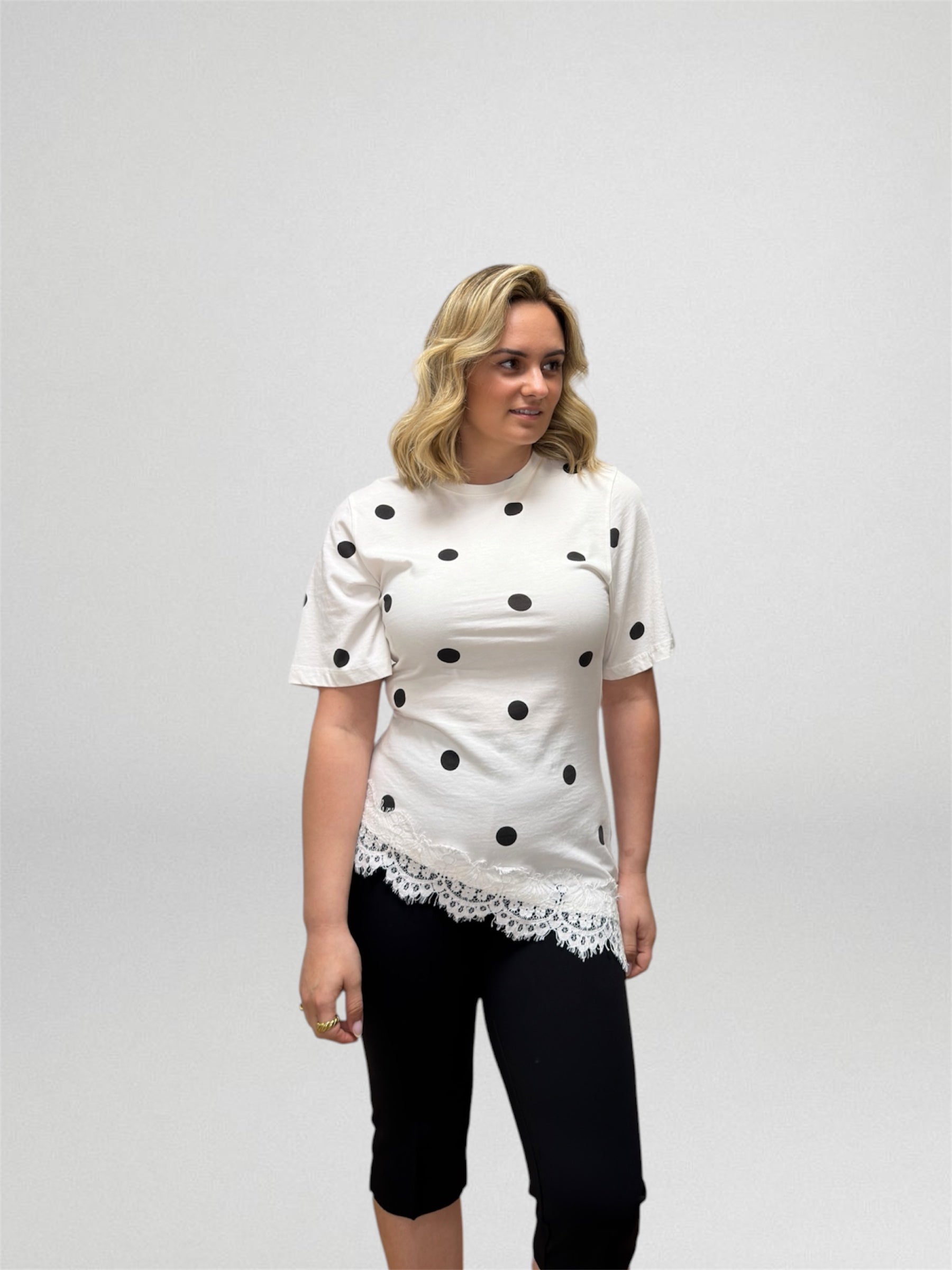 T-SHIRT DOTS